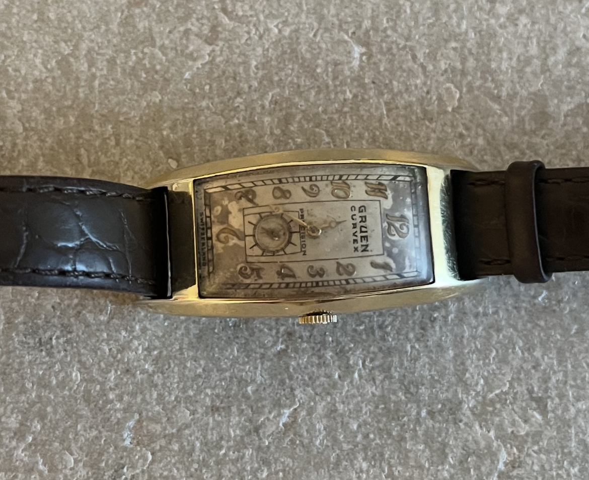 Bild på Marias antika Gruen Curvex armbandsklocka